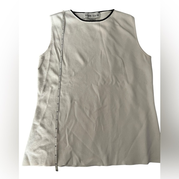 Elegant Cream Sleeveless Knit Top, size L - Picture 6 of 7